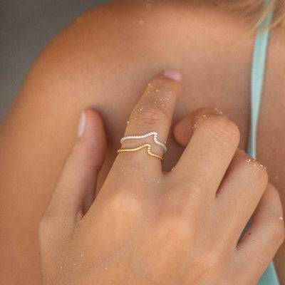 Pineapple Island Crest of the Wave Ring