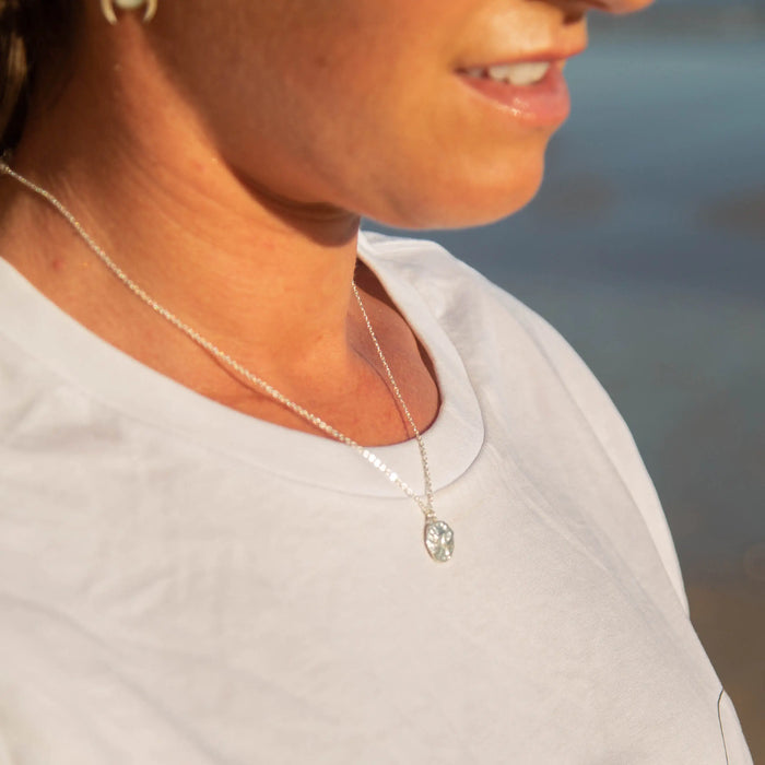 Pineapple Island The Wave Project Circle Necklace - Silver