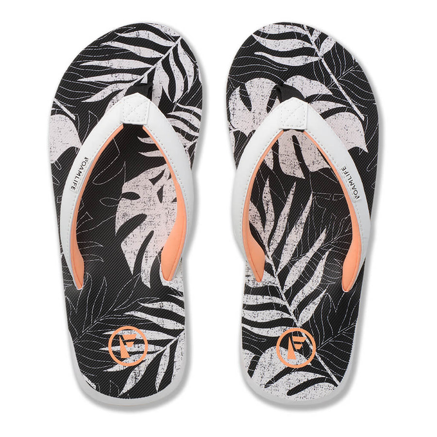 Top view of FoamLife Zikat SC women's black flip flops with leaf pattern.