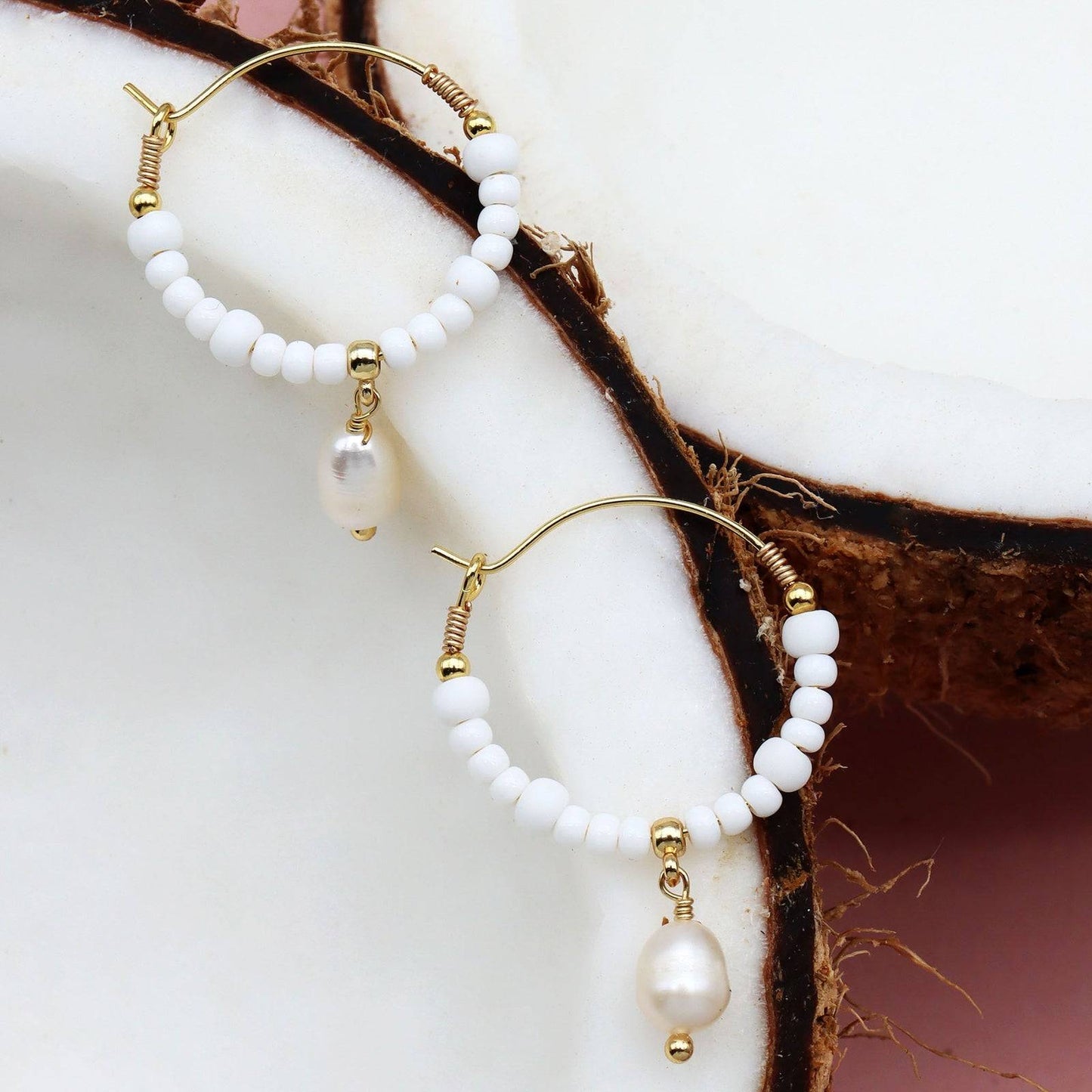 GIADA GEGAMBAR WIRE HOOP EARRINGS