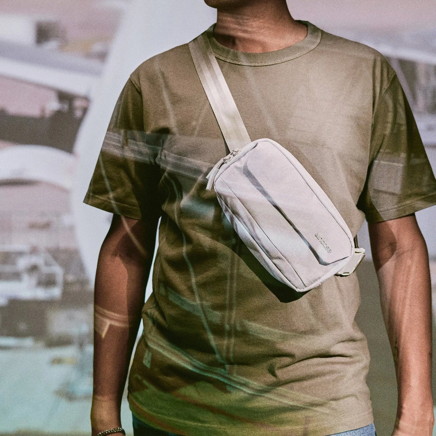 INCASE Crosstown Sling with Woolnex - Limestone