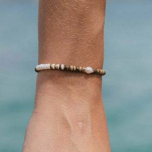 Pineapple Island Kauai Puka Shell & Pearl Bracelet