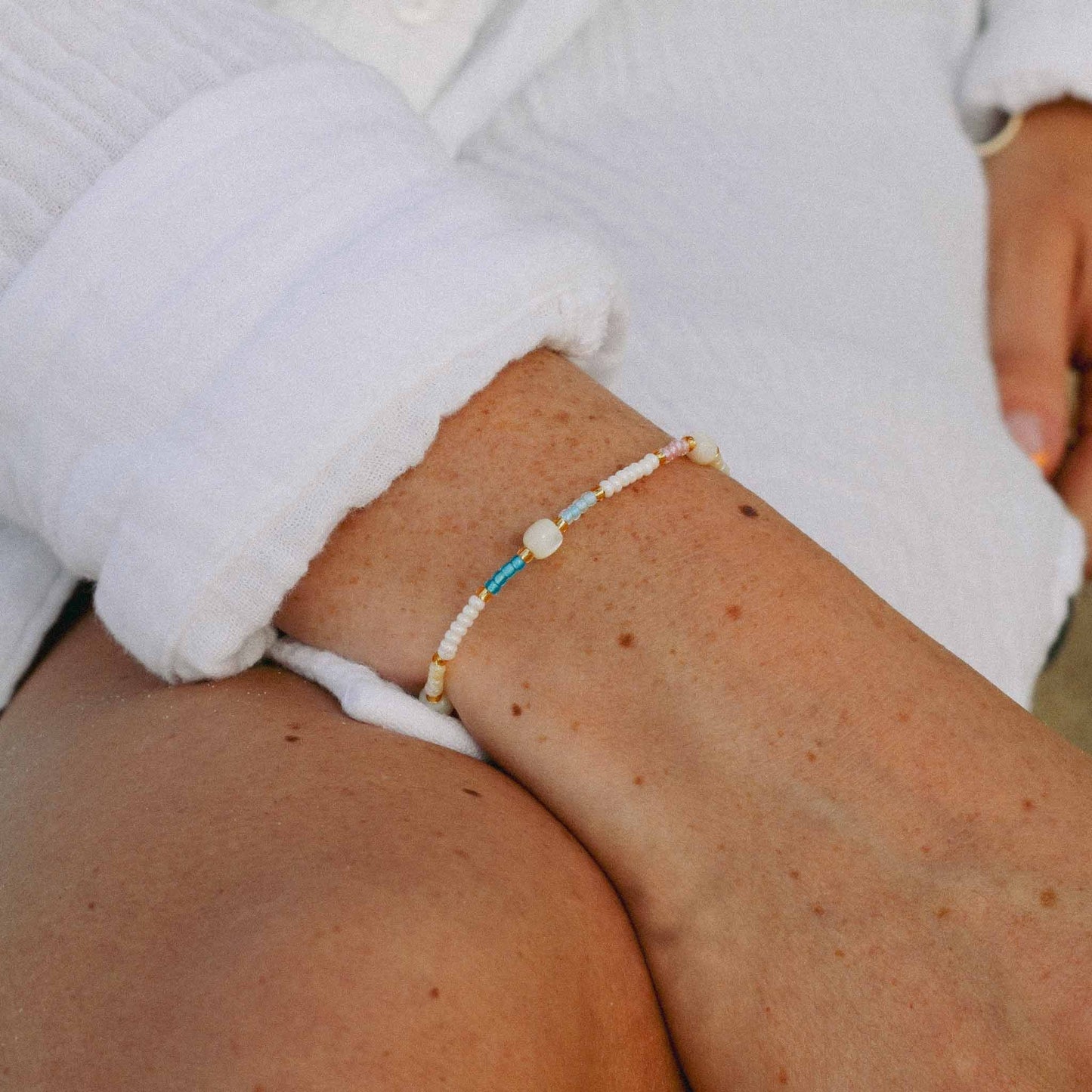 Horison Light Beaded Bracelet: Effortless Layered Style