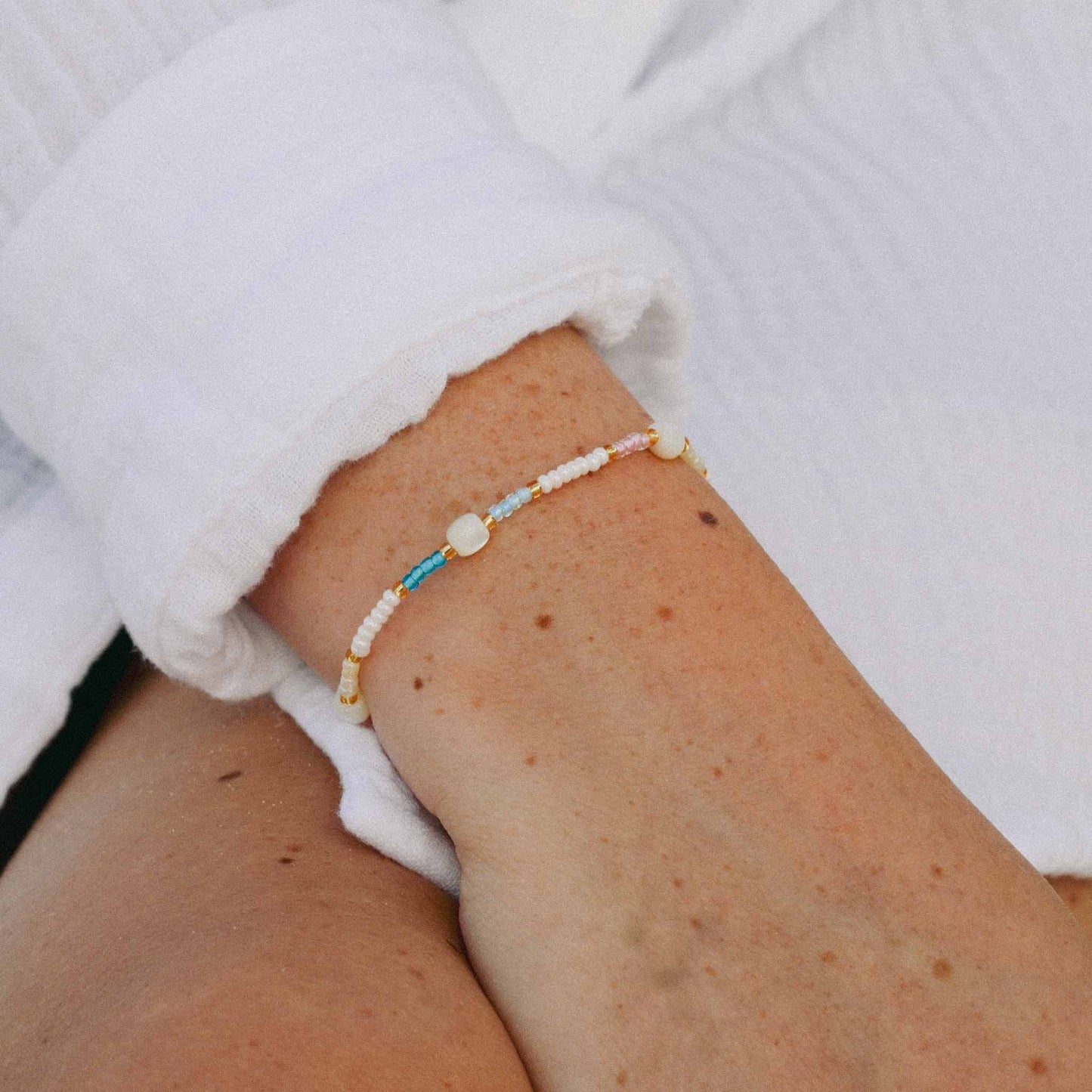 Horison Light Beaded Bracelet: Effortless Layered Style