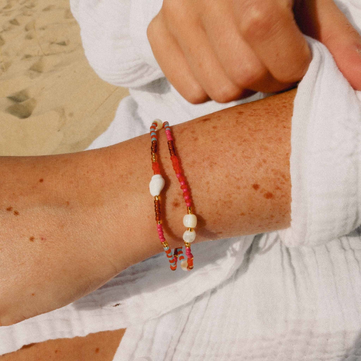 Tropis Beaded Shell Bracelet for Everyday Style