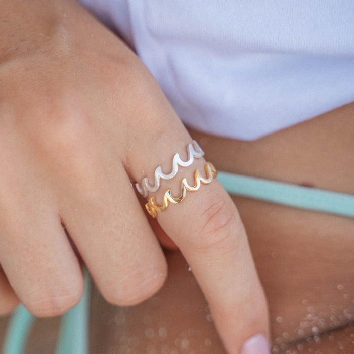 Pineapple Island Crashing Wave Ring - Gold