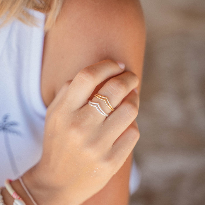 Pineapple Island Breaking Wave Wishbone Ring -Silver