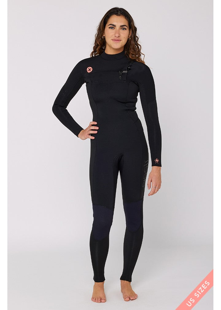 Sisstrevolution 7 Seas 3/2 chest full wetsuit in solid black, front pose.