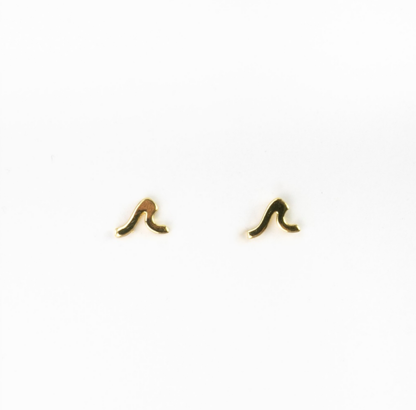 Pineapple Island gold wave stud earrings