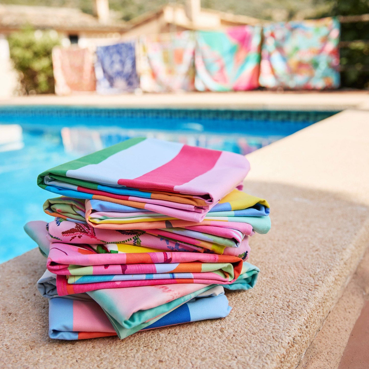 Durable XL Tuttifrutti Beach Towel for Quick Drying