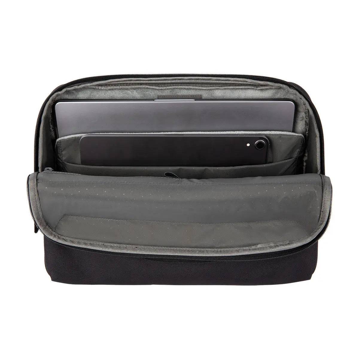 INCASE A.R.C. Brief With ReSpun 100% Recycled Polyester 12L - Black