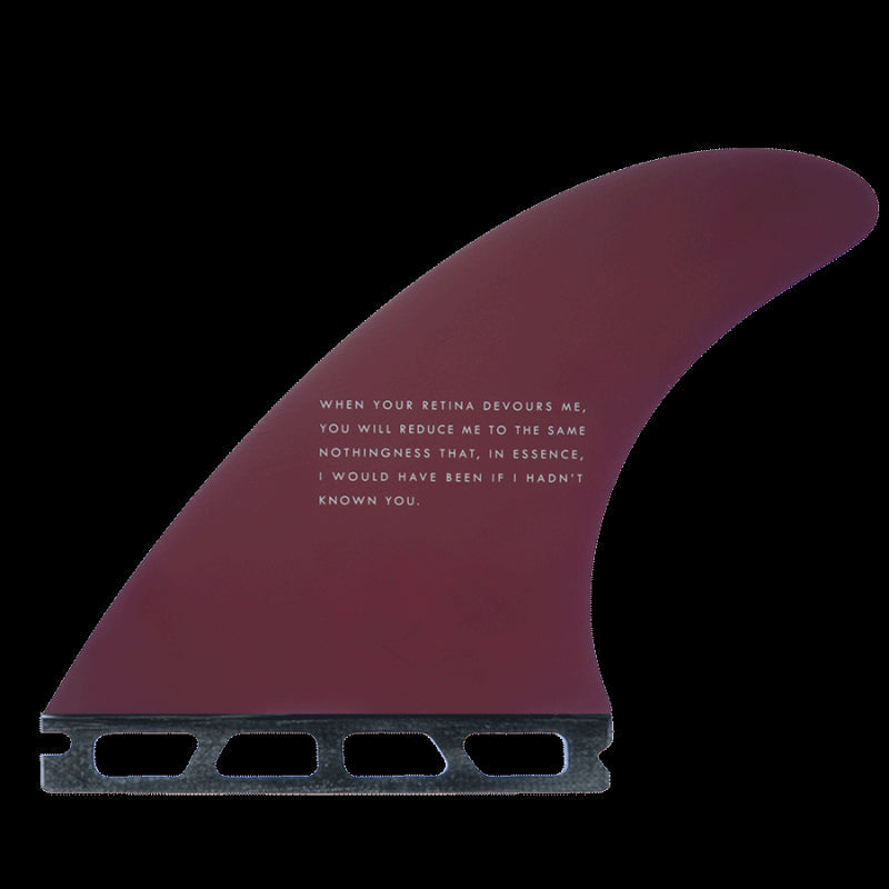 Deflow LEGI ALONSO thruster fin with poetic text on maroon surface.